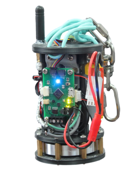 Jeune équipe CanSat préparant un lancement